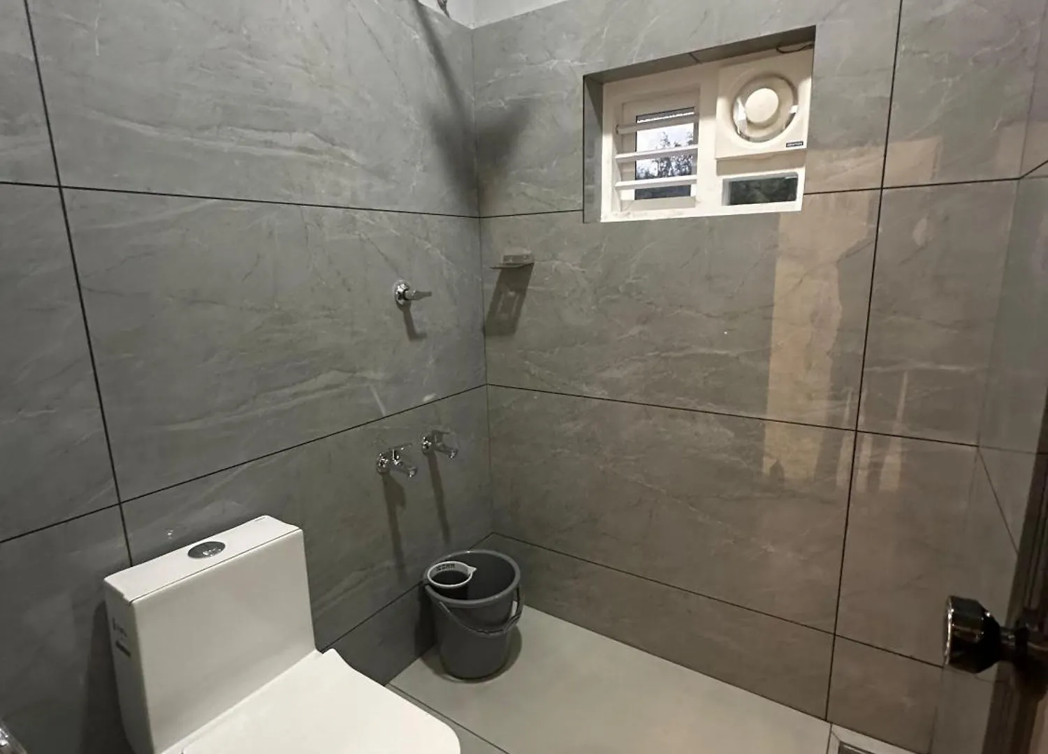 Homie Hub Apartment Meppadi Homestay